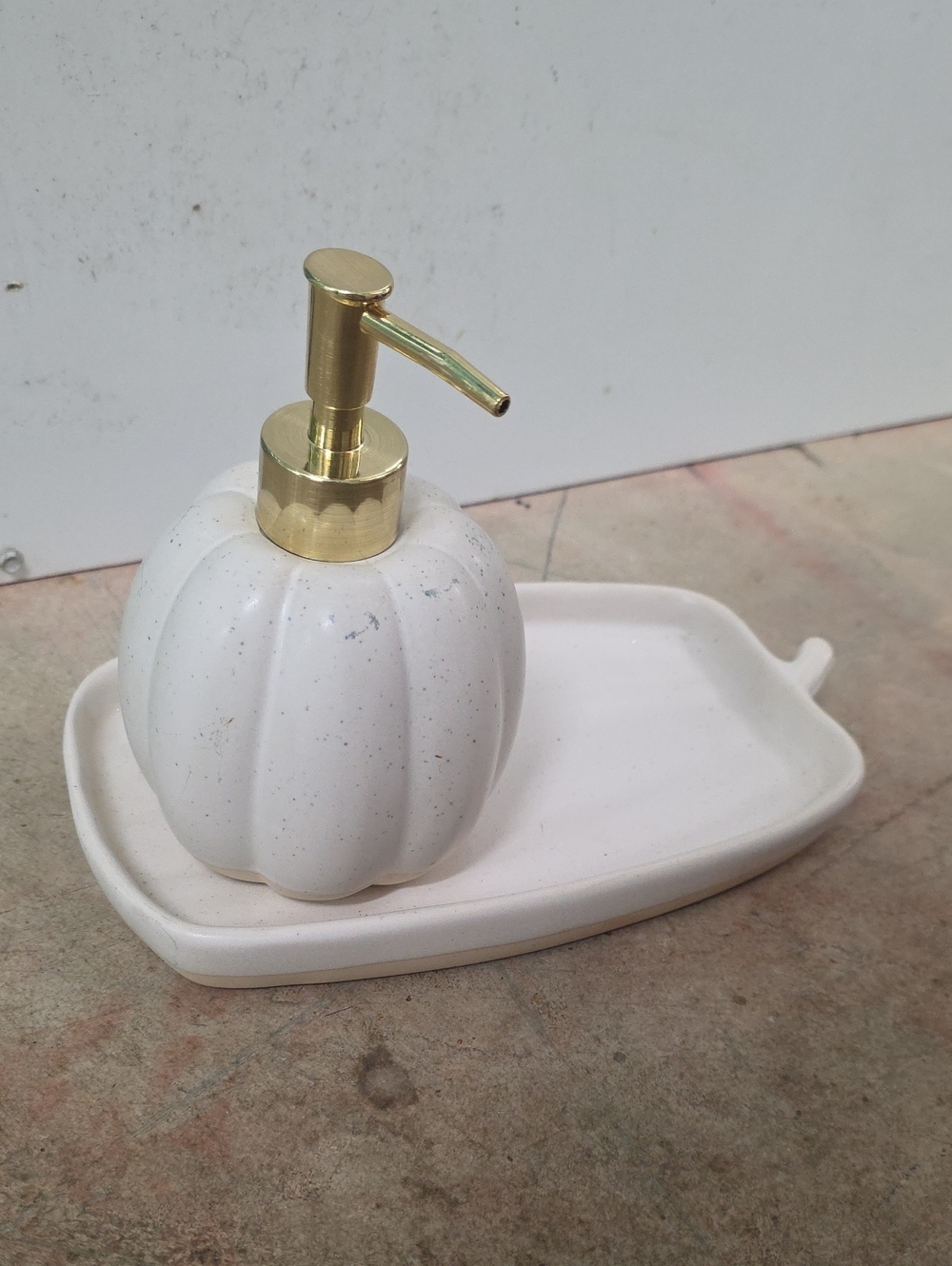 Threshold Bath Soap Dispenser And Tray New